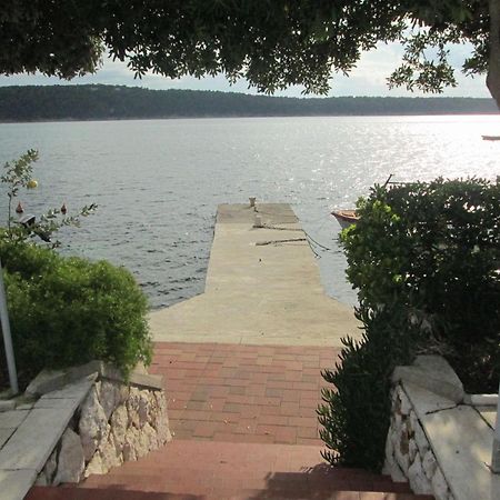 Apartments Petar - 6M From The Sea Barbat na Rabu Екстериор снимка