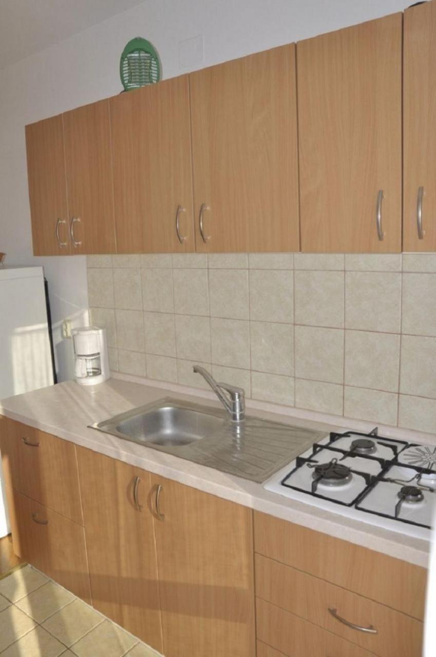Apartments Petar - 6M From The Sea Barbat na Rabu Екстериор снимка
