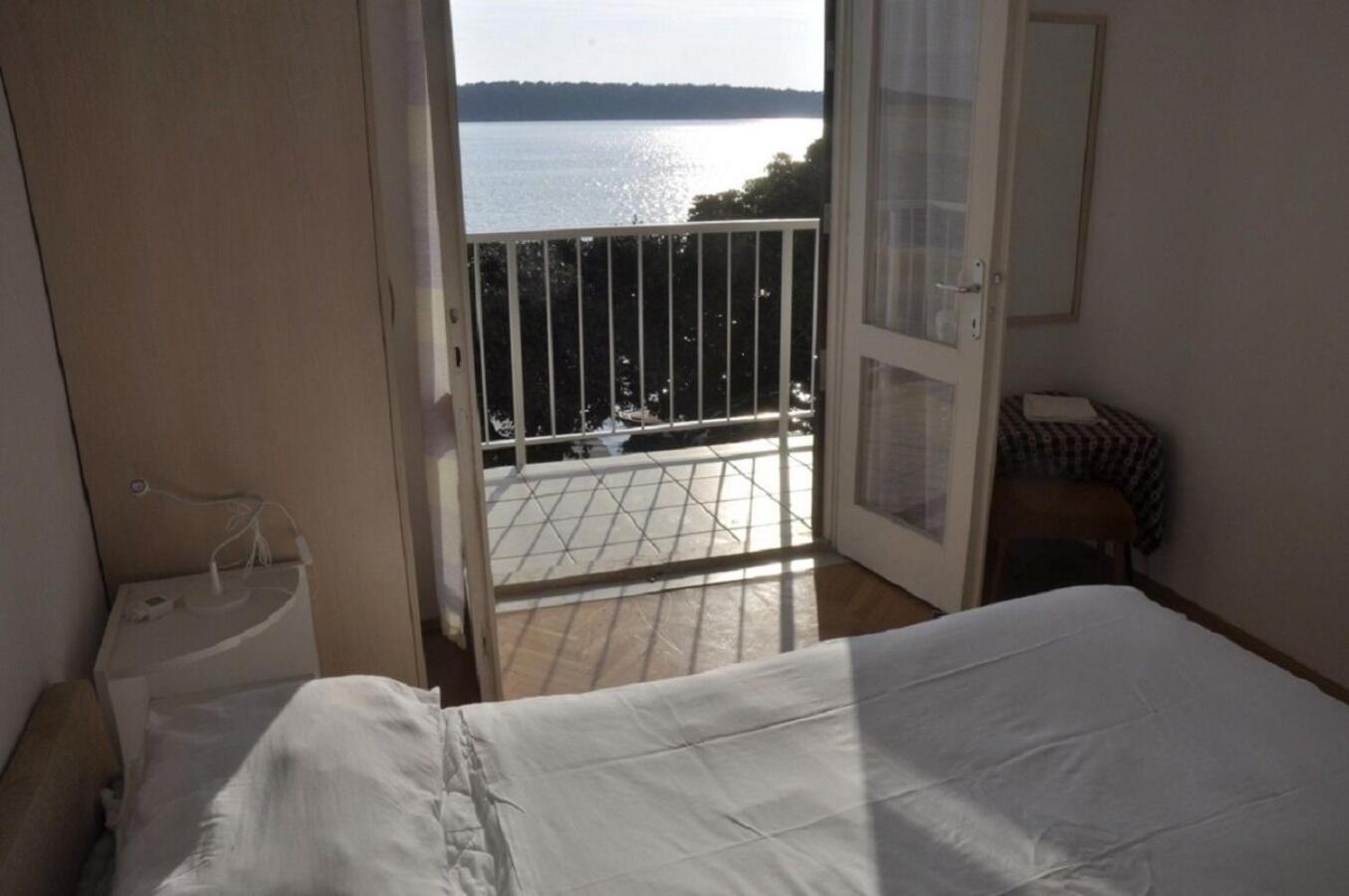 Apartments Petar - 6M From The Sea Barbat na Rabu Екстериор снимка