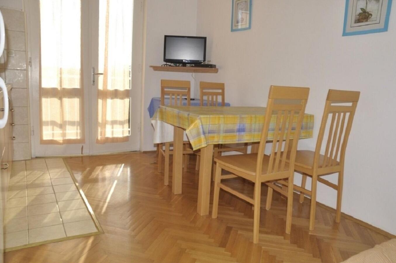Apartments Petar - 6M From The Sea Barbat na Rabu Екстериор снимка