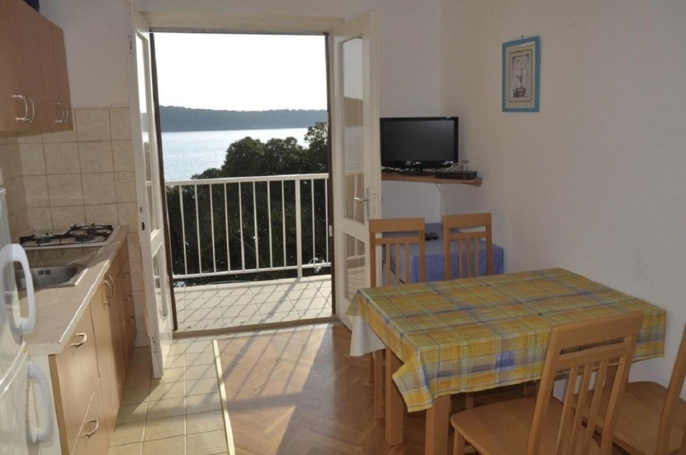 Apartments Petar - 6M From The Sea Barbat na Rabu Екстериор снимка