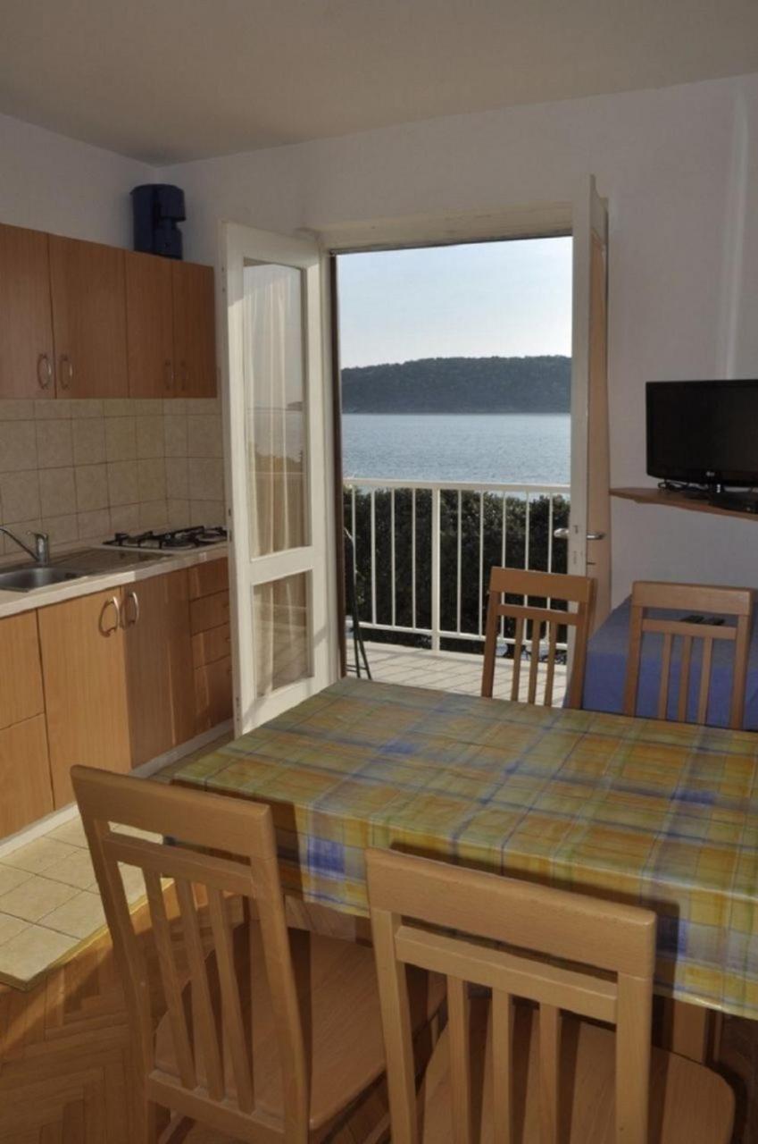 Apartments Petar - 6M From The Sea Barbat na Rabu Екстериор снимка