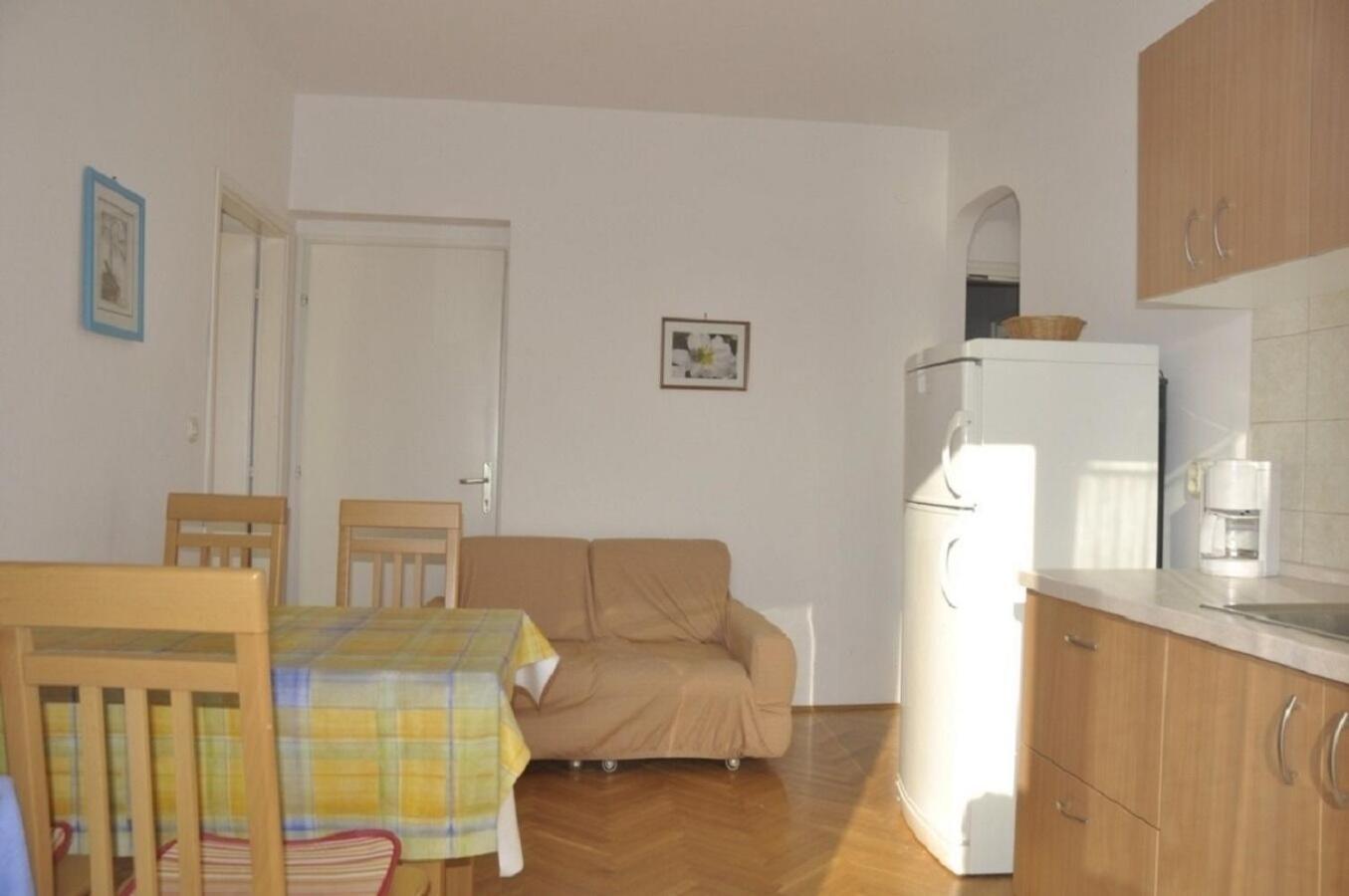 Apartments Petar - 6M From The Sea Barbat na Rabu Екстериор снимка